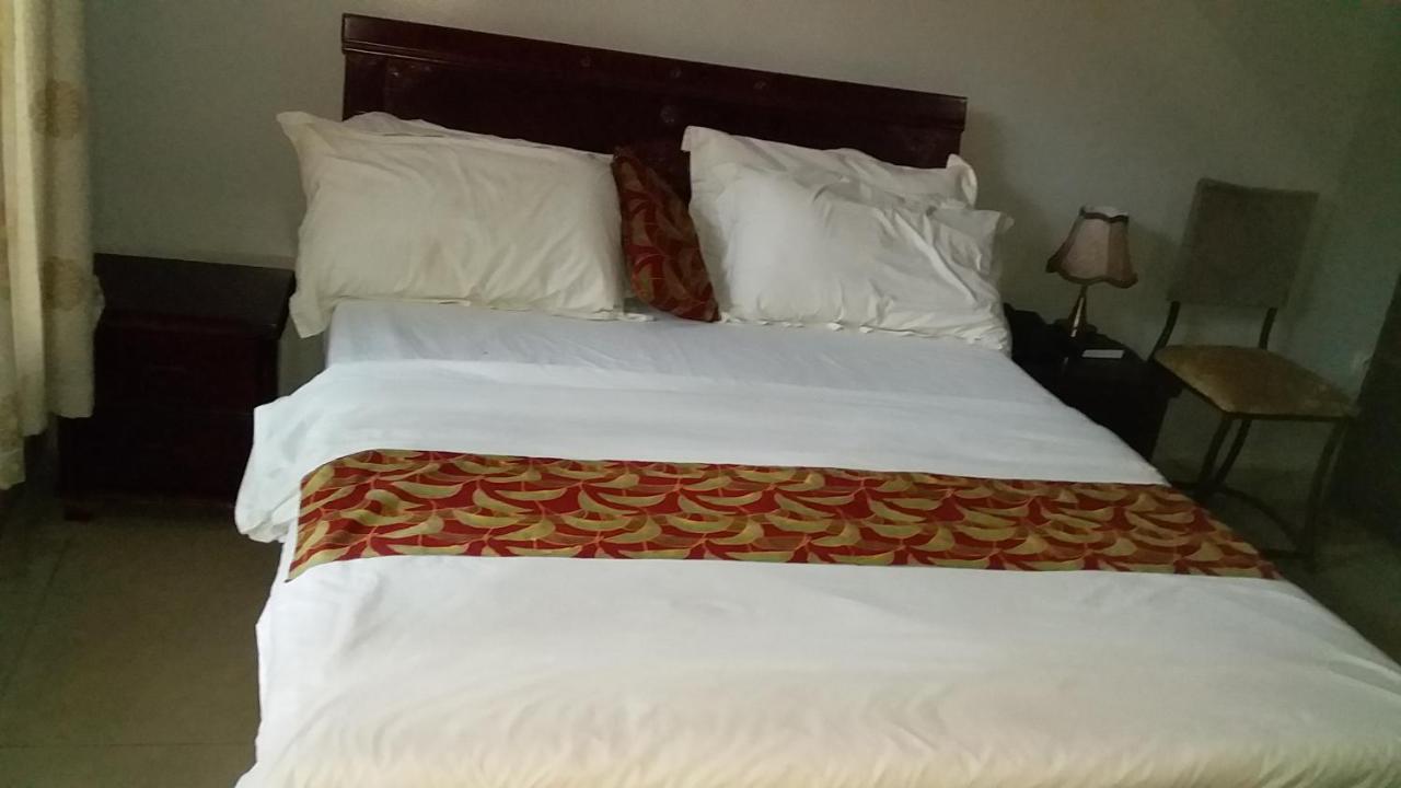 Random Park Hotel Kigali Exteriér fotografie